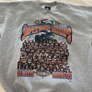 Starter - Denver Broncos Super Bowl Champs Sweatshirt, Gray